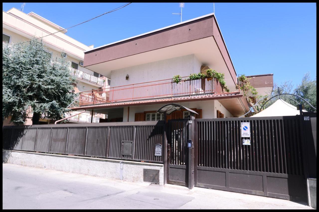 Il Villino Apartments Bari Bagian luar foto